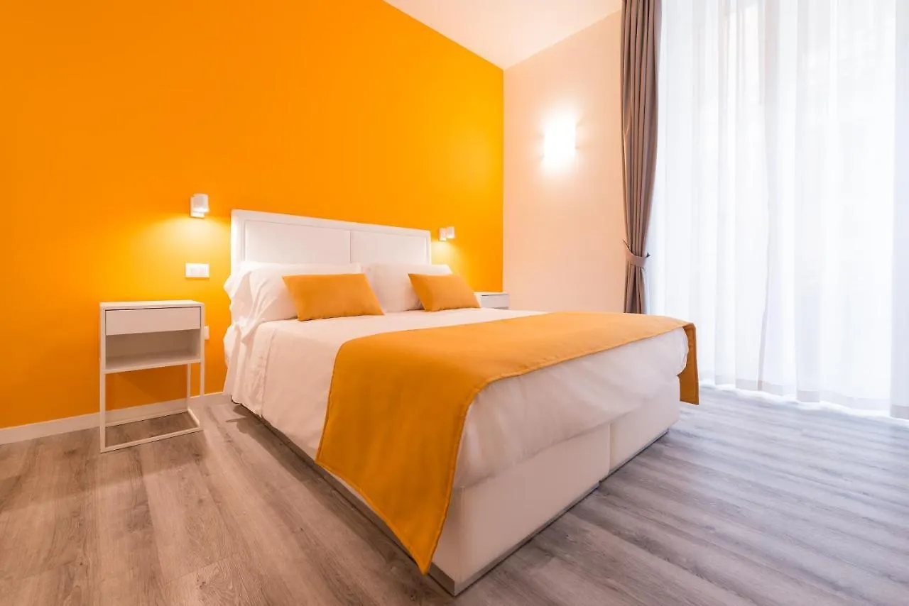 Napoliving Hotel 2*, Naples